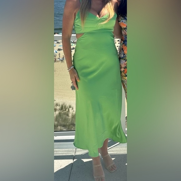 Vici Dresses & Skirts - Vici One Shoulder Green Dress